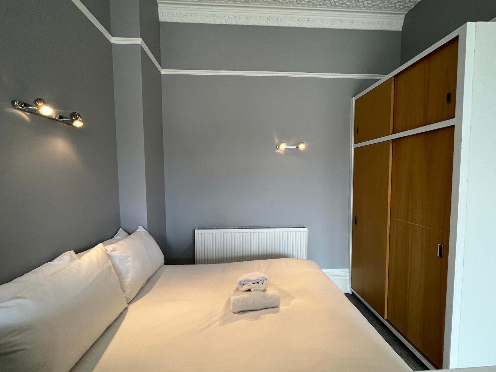 Flat Two In Cotham Hill Apartment *